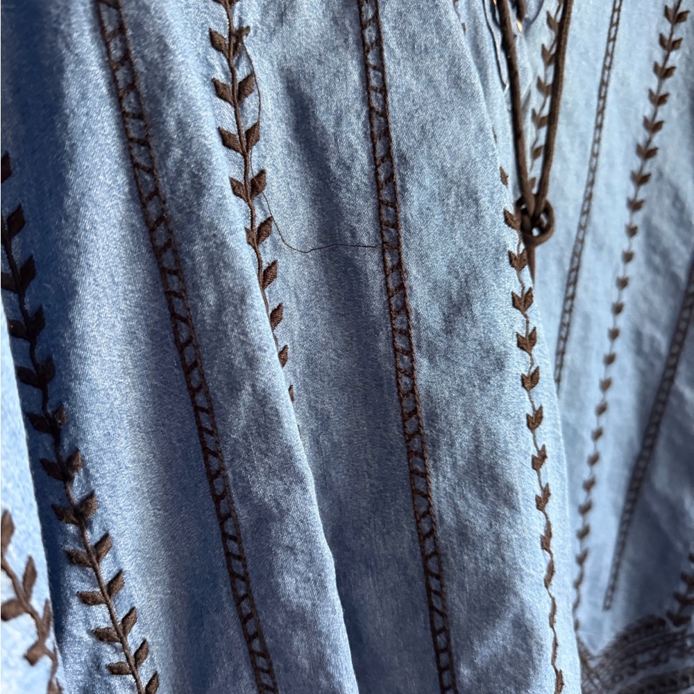 Zara Light Blue Embroidered V-Neck Tunic with Black Trim - Picture 3 of 4